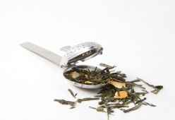 Полезните предимства на билковия чай