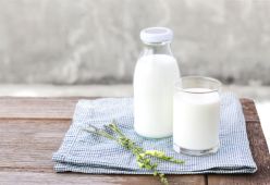 Ползите от млякото за възрастните хора