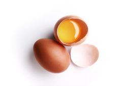 Ползите от суровите яйцата в менюто ни